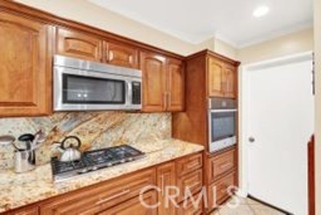 32 E Senisa, Irvine, CA 92612