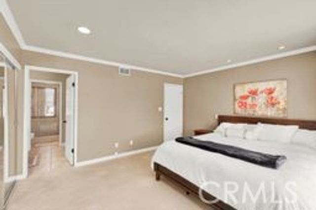 32 E Senisa, Irvine, CA 92612