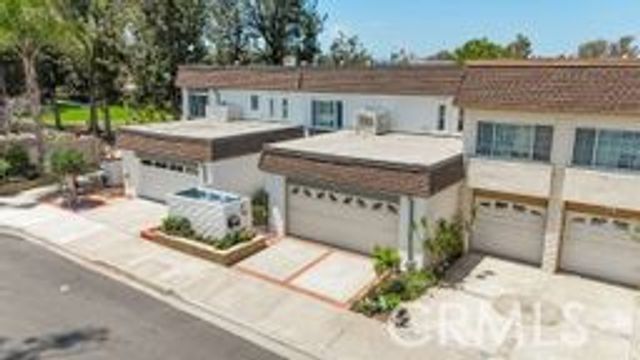 32 E Senisa, Irvine, CA 92612