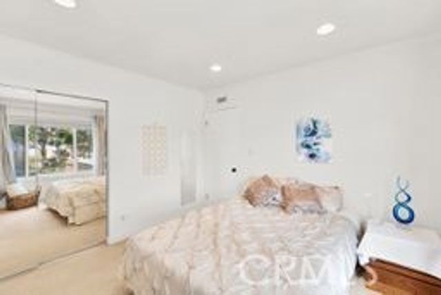 32 E Senisa, Irvine, CA 92612