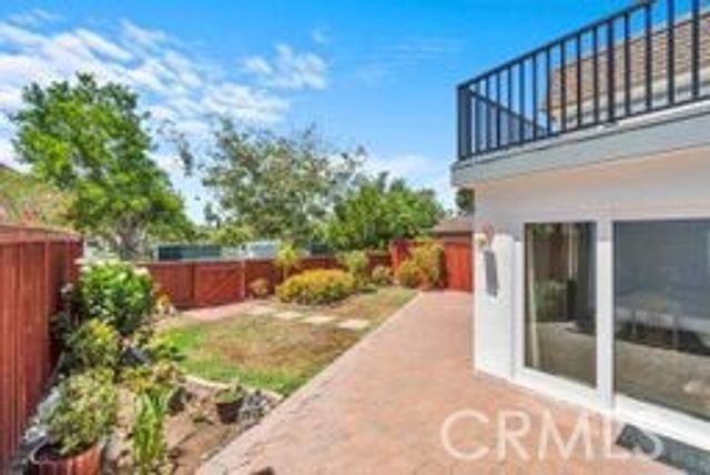 32 E Senisa, Irvine, CA 92612