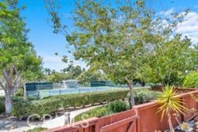 32 E Senisa, Irvine, CA 92612