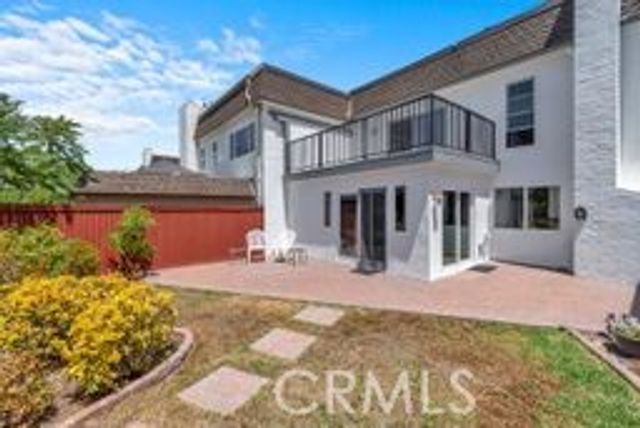 32 E Senisa, Irvine, CA 92612