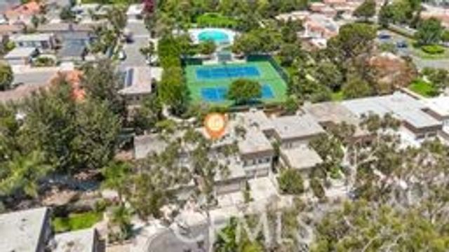 32 E Senisa, Irvine, CA 92612
