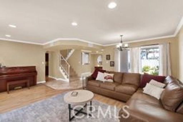 32 E Senisa, Irvine, CA 92612
