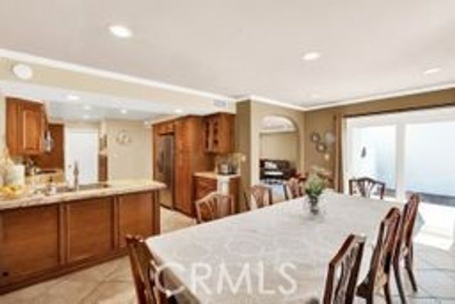 32 E Senisa, Irvine, CA 92612