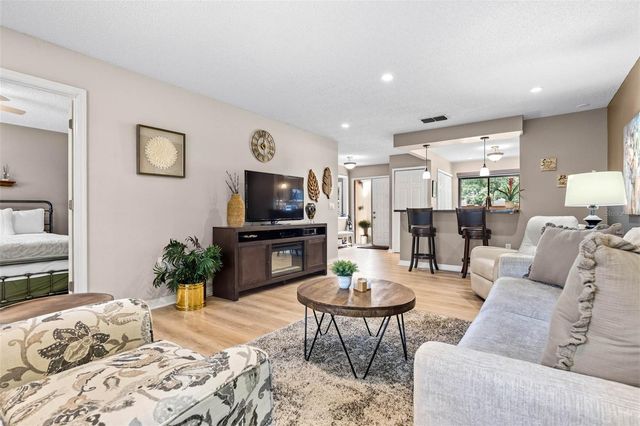 2925 BOXWOOD CT, Palm Harbor, FL 34684