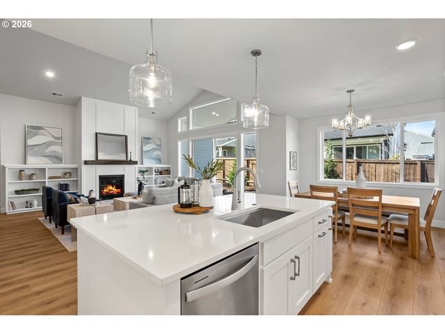 8813 Sw Peoria Ln, Tualatin, OR 97062