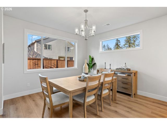 8813 Sw Peoria Ln, Tualatin, OR 97062