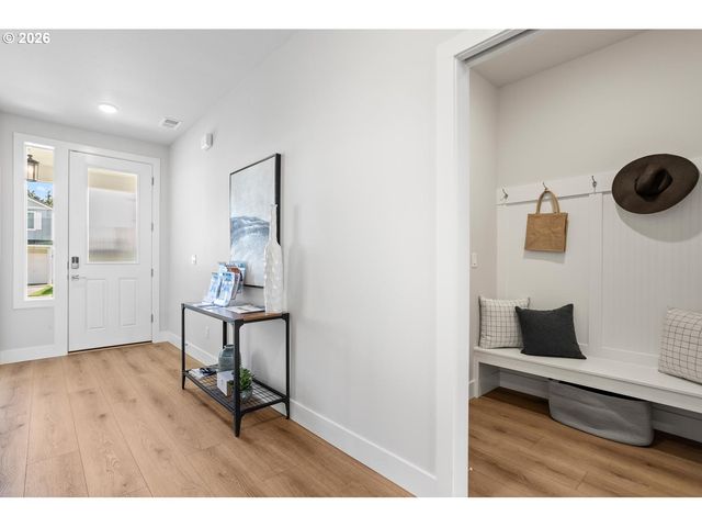 8813 Sw Peoria Ln, Tualatin, OR 97062