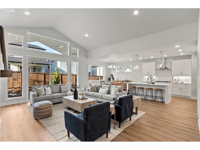 8813 Sw Peoria Ln, Tualatin, OR 97062