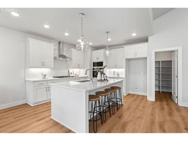 8813 Sw Peoria Ln, Tualatin, OR 97062