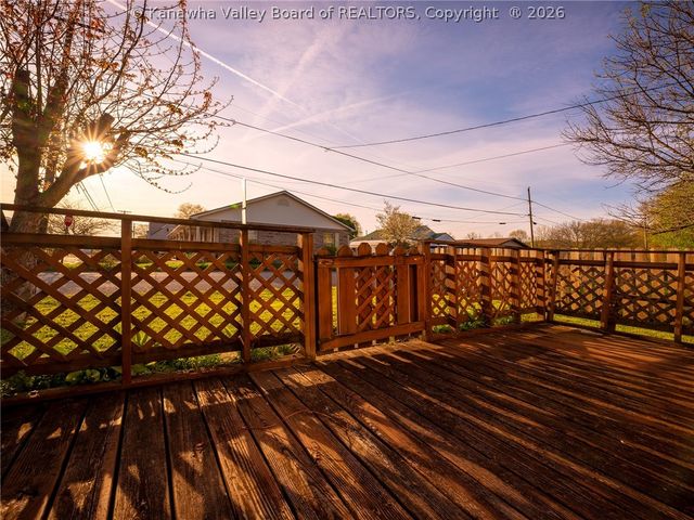 1625 Jackson Avenue, St Albans, WV 25177