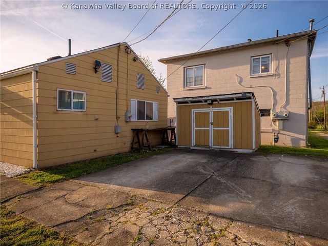 1625 Jackson Avenue, St Albans, WV 25177
