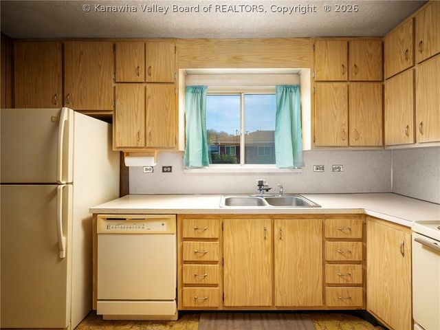 1625 Jackson Avenue, St Albans, WV 25177