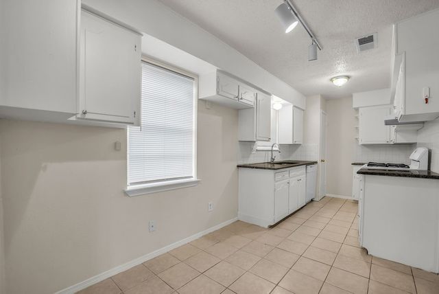 1833 Mill Pond Road, Garland, TX 75044