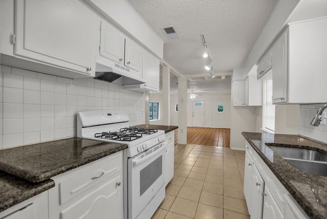 1833 Mill Pond Road, Garland, TX 75044