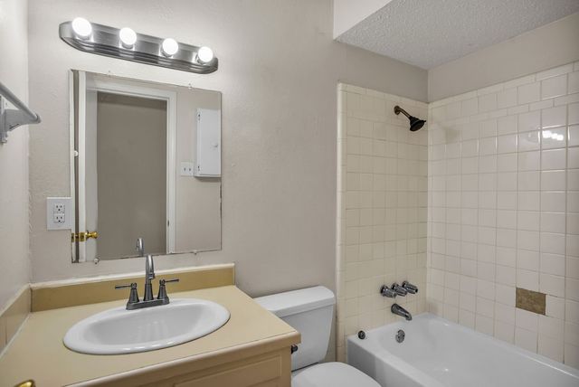 1833 Mill Pond Road, Garland, TX 75044