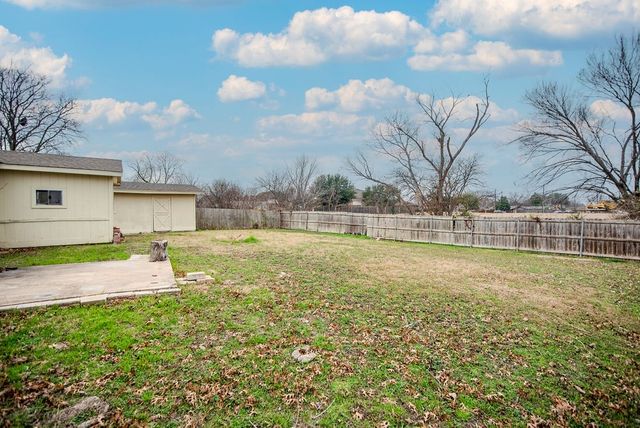 1833 Mill Pond Road, Garland, TX 75044