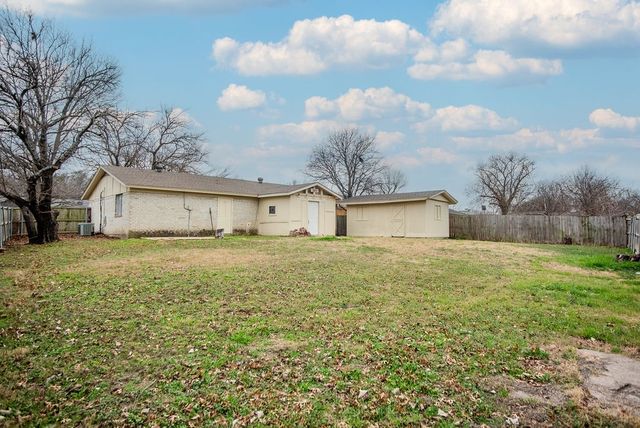 1833 Mill Pond Road, Garland, TX 75044