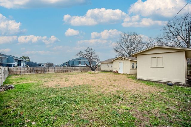 1833 Mill Pond Road, Garland, TX 75044