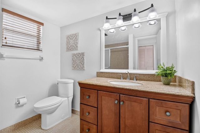 25 Colonial Club Drive 205, Boynton Beach, FL 33435