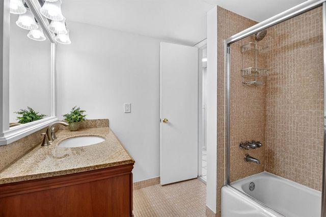 25 Colonial Club Drive 205, Boynton Beach, FL 33435