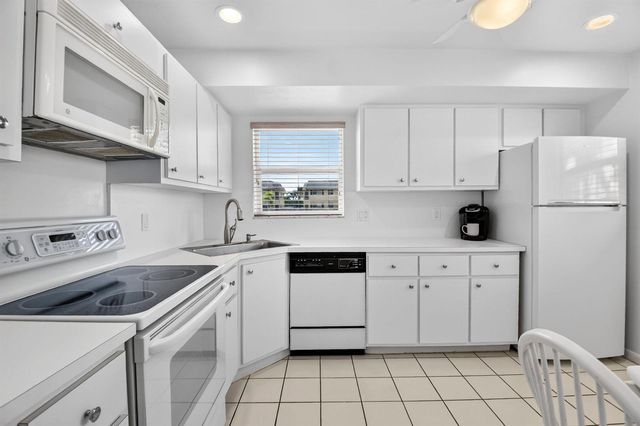 25 Colonial Club Drive 205, Boynton Beach, FL 33435