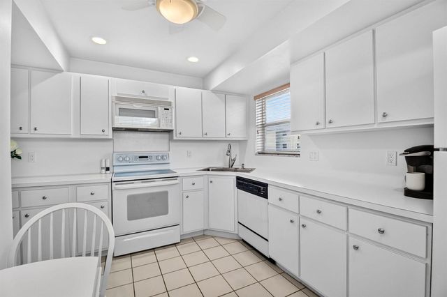 25 Colonial Club Drive 205, Boynton Beach, FL 33435