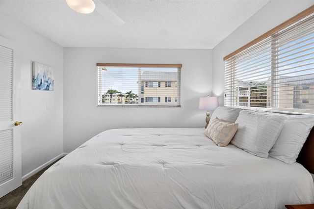 25 Colonial Club Drive 205, Boynton Beach, FL 33435