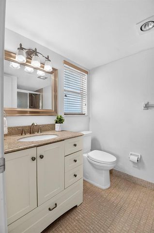 25 Colonial Club Drive 205, Boynton Beach, FL 33435
