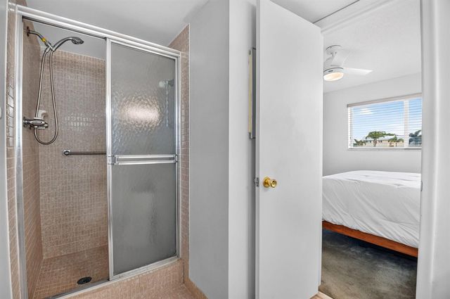 25 Colonial Club Drive 205, Boynton Beach, FL 33435