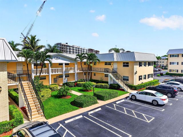 25 Colonial Club Drive 205, Boynton Beach, FL 33435