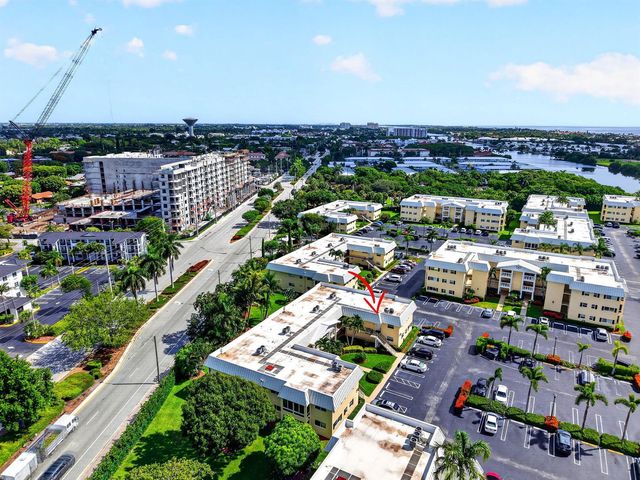 25 Colonial Club Drive 205, Boynton Beach, FL 33435