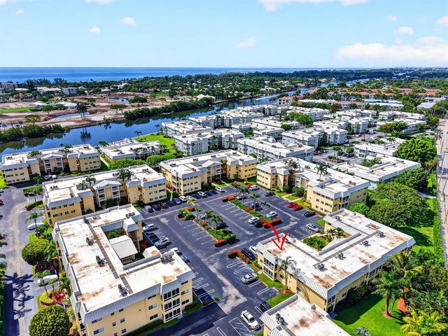 25 Colonial Club Drive 205, Boynton Beach, FL 33435