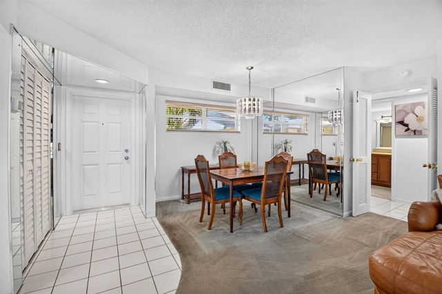 25 Colonial Club Drive 205, Boynton Beach, FL 33435