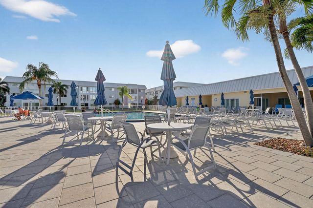 25 Colonial Club Drive 205, Boynton Beach, FL 33435