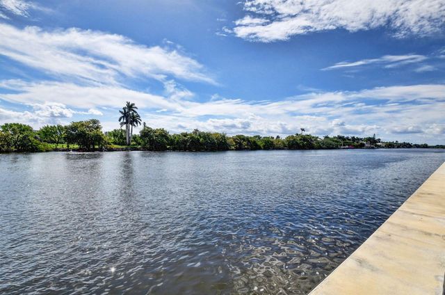 25 Colonial Club Drive 205, Boynton Beach, FL 33435