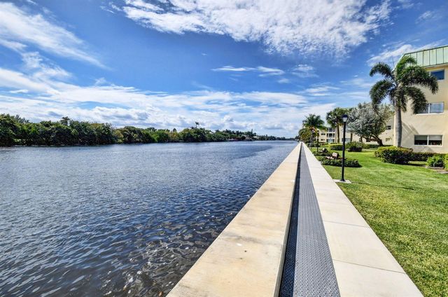 25 Colonial Club Drive 205, Boynton Beach, FL 33435