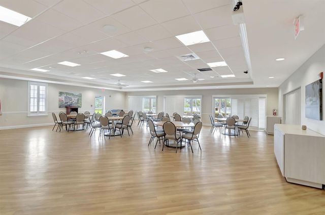 25 Colonial Club Drive 205, Boynton Beach, FL 33435