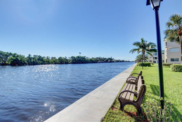 25 Colonial Club Drive 205, Boynton Beach, FL 33435