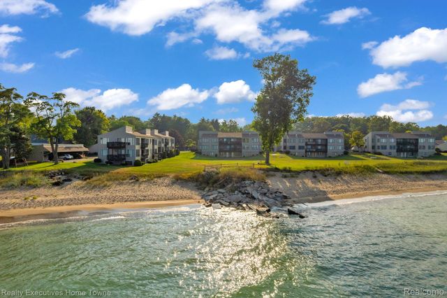 7214 2nd Street, Burtchville Township, MI 48059