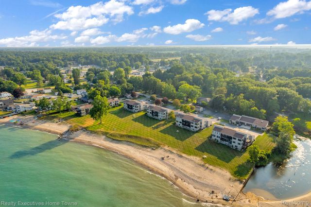 7214 2nd Street, Burtchville Township, MI 48059
