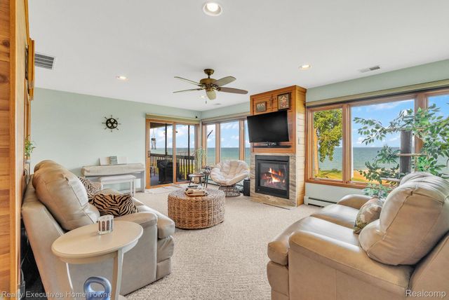 7214 2nd Street, Burtchville Township, MI 48059