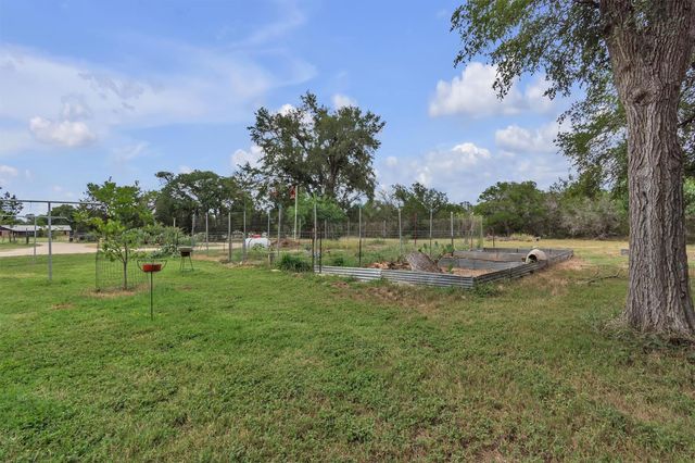 700 Billie Brooks LN, Driftwood, TX 78619