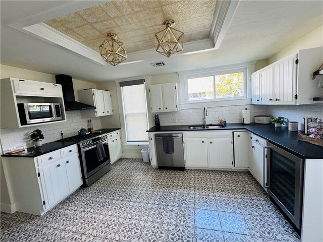 411 N Broadway Street, Siloam Springs, AR 72761
