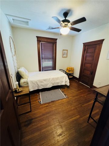411 N Broadway Street, Siloam Springs, AR 72761