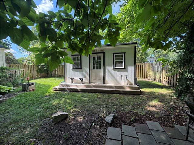 411 N Broadway Street, Siloam Springs, AR 72761
