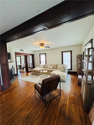 411 N Broadway Street, Siloam Springs, AR 72761