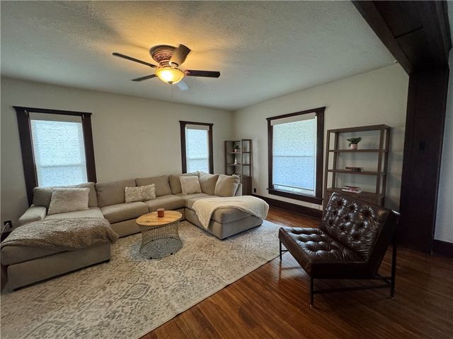 411 N Broadway Street, Siloam Springs, AR 72761
